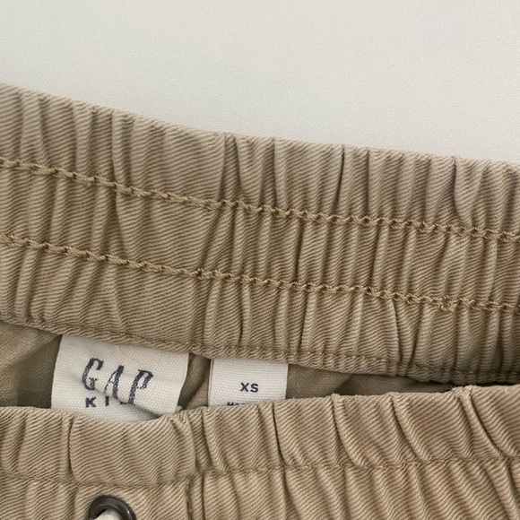 Gap Kids outfit shark t-shirt, shorts 5 yrs - Picture 3 of 5